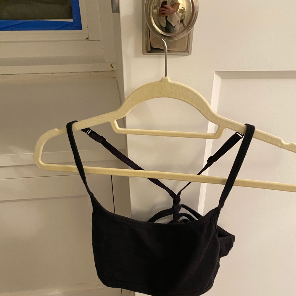 Black sports bra